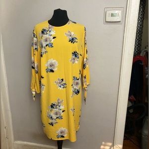 3-28 Ava & Viv Dress X 14w 16w yellow Floral Bell Sleeve NWT NEW